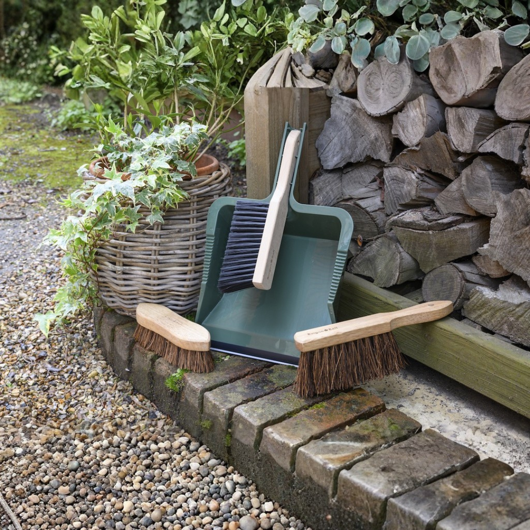 Burgon & Ball - RHS Hand Sweeping Brush – Versatile Natural Fiber Hand
