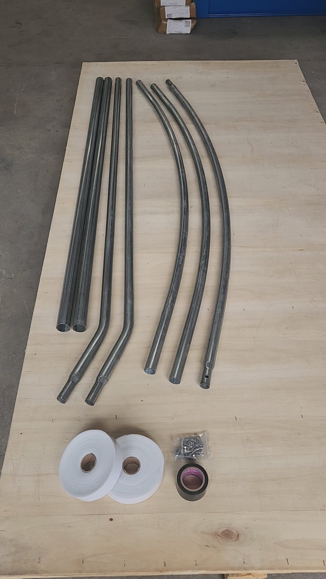 4m arch and accessories on a timber board